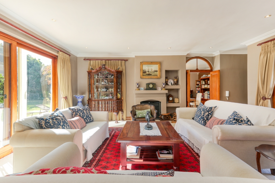 7 Bedroom Property for Sale in Zwaanswyk Western Cape